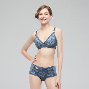 【思薇爾】花菱魅影系列M-XL蕾絲刺繡中低腰平口女內褲(星塵藍)