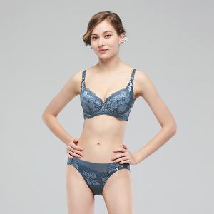 【思薇爾】花菱魅影系列C-F罩軟鋼圈背心型蕾絲刺繡集中包覆女內衣(星塵藍)