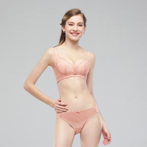 【思薇爾】S小心機系列B-F罩無鋼圈調整型涼感蕾絲集中包覆塑身女內衣(卡羅粉)