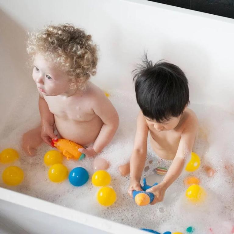 諾卡草本 洗沐潤三件組*贈 Marcus&Marcus感溫洗澡玩具 (SOGO 獨家) (附禮盒/提袋/可愛品牌小卡可代寫)