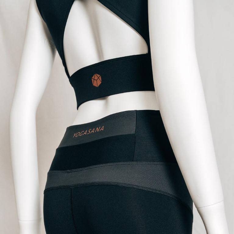 Brandi 極簡鑽石切割 方領支撐機能運動上衣-不夜紐約