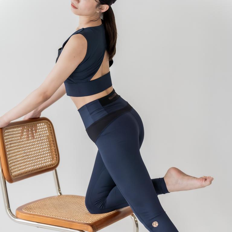 Brandi 極簡鑽石切割 方領支撐機能運動上衣-迷霧倫敦