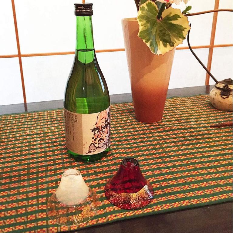 東洋佐佐木 富士山 招福冷清酒杯 二入木製禮盒組-金白.赤金