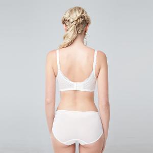 【思薇爾】晶燦珠戀系列M-XXL涼感消臭蕾絲刺繡中腰三角女內褲(奶酪白)