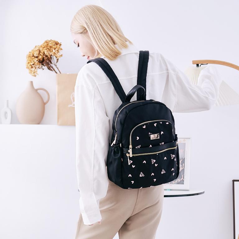 B.S.D.S冰山袋鼠 - 勾心紅妝 - 甜美刺繡多口袋後背包 - 心型粉【G043K】