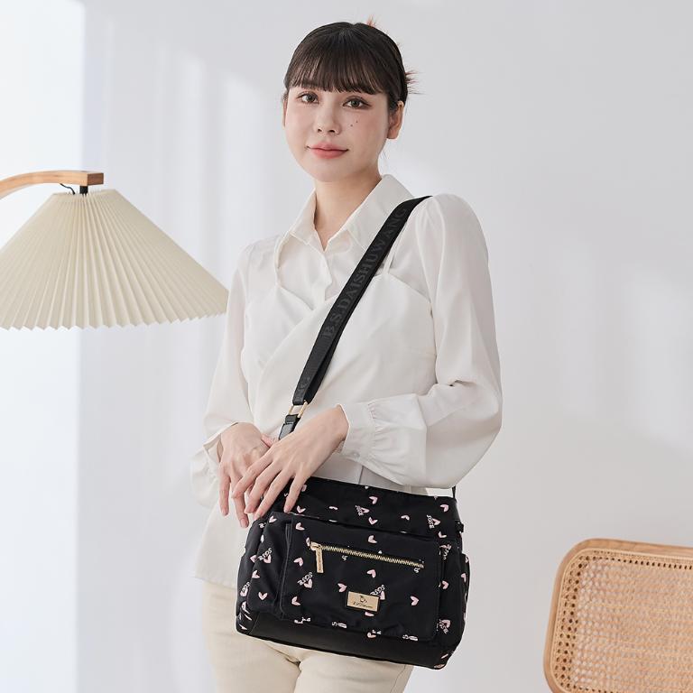 B.S.D.S冰山袋鼠 - 勾心紅妝 - 甜美刺繡多層收納斜背包 - 心型粉【G20061K】