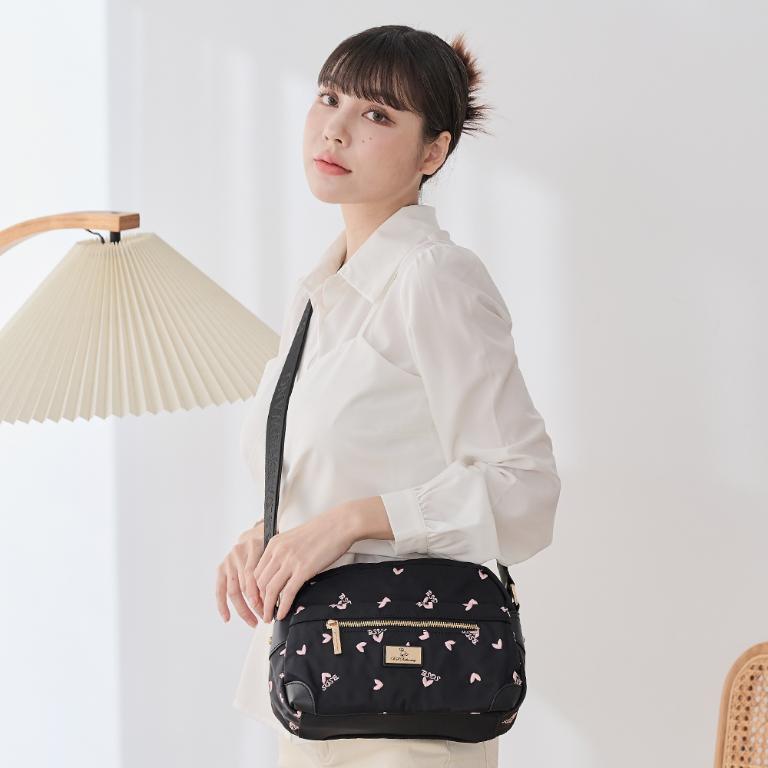 B.S.D.S冰山袋鼠 - 勾心紅妝 - 甜美刺繡圓角造型斜背包 - 心型粉【G070K】