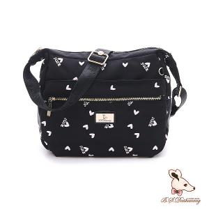 B.S.D.S冰山袋鼠 - 勾心紅妝 - 甜美刺繡圓弧造型斜背包 - 心型粉【G066K】