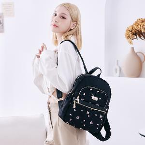 B.S.D.S冰山袋鼠 - 勾心紅妝 - 甜美刺繡多口袋後背包 - 心型粉【G043K】