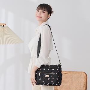 B.S.D.S冰山袋鼠 - 勾心紅妝 - 甜美刺繡多夾層斜背包 - 心型粉【G069K】