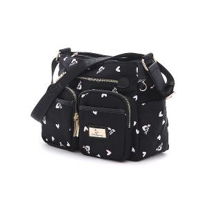 B.S.D.S冰山袋鼠 - 勾心紅妝 - 甜美刺繡多口袋斜背包 - 心型粉【G089K】