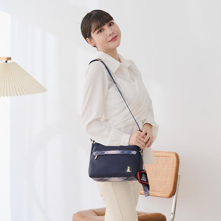 B.S.D.S冰山袋鼠 - 都會名伶 - 英倫風輕量多層斜背包 - 古典藍【K9001B】