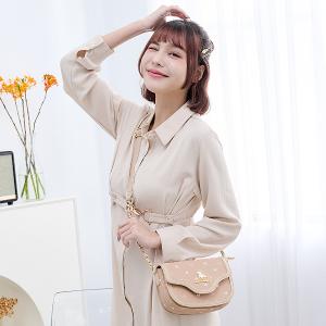 B.S.D.S冰山袋鼠 - 布朗小姐 - 甜美金鍊斜背馬鞍包 - 粉杏色【6155-C】
