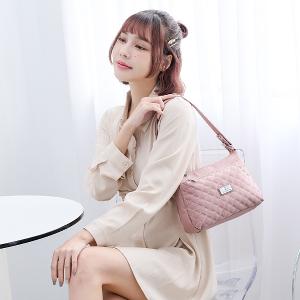 B.S.D.S冰山袋鼠 - 漫遊城市 - 小菱格輕量斜肩包 - 優雅紫【Z8013-AU】