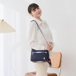 B.S.D.S冰山袋鼠 - 都會名伶 - 英倫風輕量多層斜背包 - 古典藍【K9001B】