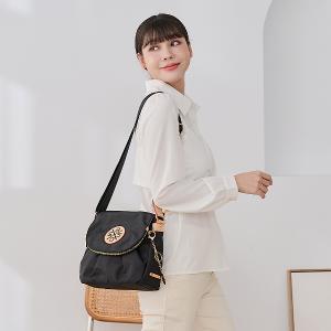 B.S.D.S冰山袋鼠 - 黑色狂想曲 - 古典輕奢掀蓋式斜背包 - 駱色黑【S-087K】