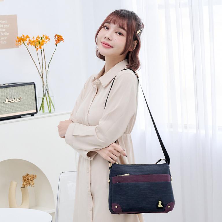 B.S.D.S冰山袋鼠 - 玩色主義 - 雙色多層百搭斜背包 - 野莓黑【9008-KU】