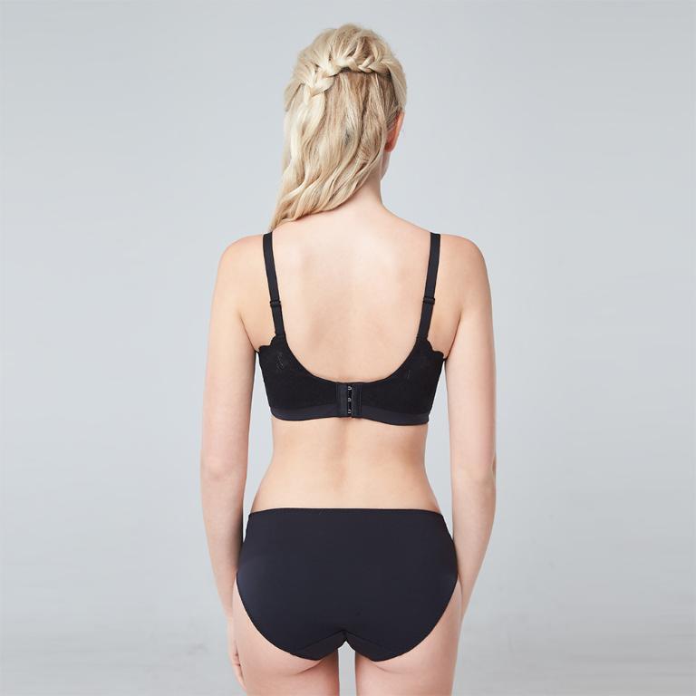 【思薇爾】Love myself系列B-E罩無鋼圈模杯蕾絲舒適包覆無痕女內衣(黑色)