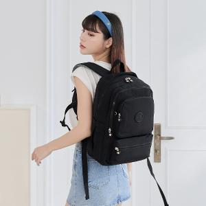 B.S.D.S冰山袋鼠 - 樂活遊記 - 格紋多夾層附插袋胸扣後背包 - 黑色【X1251K】