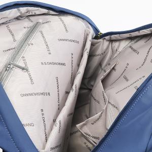 B.S.D.S冰山袋鼠 - 濃情札記 - 伸縮造型附插袋後背包 - 灰色【V1224GR】