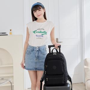 B.S.D.S冰山袋鼠 - 樂活遊記 - 格紋多夾層附插袋胸扣後背包 - 黑色【X1251K】