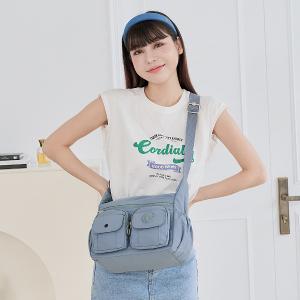 B.S.D.S冰山袋鼠 - 樂活遊記 - 格紋造型收納斜背包 - 藍色【X1218B】