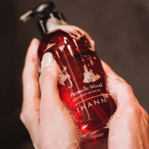 THANN 香木香氛沐浴精320ml