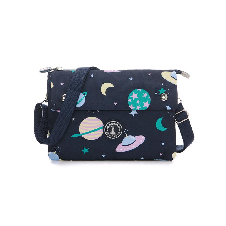 B.S.D.S冰山袋鼠 - 楓糖瑪芝 - 橫式三層斜背小包 - 星球黑【003KK】