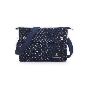 B.S.D.S冰山袋鼠 - 楓糖瑪芝 - 橫式三層斜背小包 - 幾何藍【003BB】