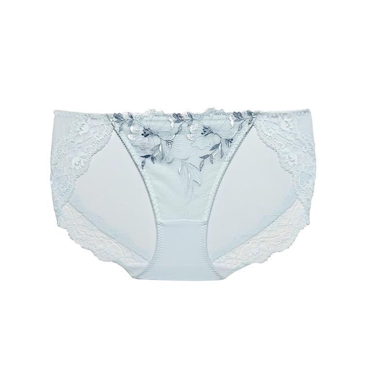 莎薇-高級魔推 M-LL中低腰三角褲(輕甜藍) 搭配內褲