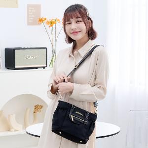 B.S.D.S冰山袋鼠 - 知性巴黎 - 優雅美學手提兩用微笑包 - 經典黑【J2028-K】