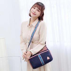 B.S.D.S冰山袋鼠 - 非常莓好 - 織帶拼接休閒輕量斜背包 - 甜粉藍【7007-BP】