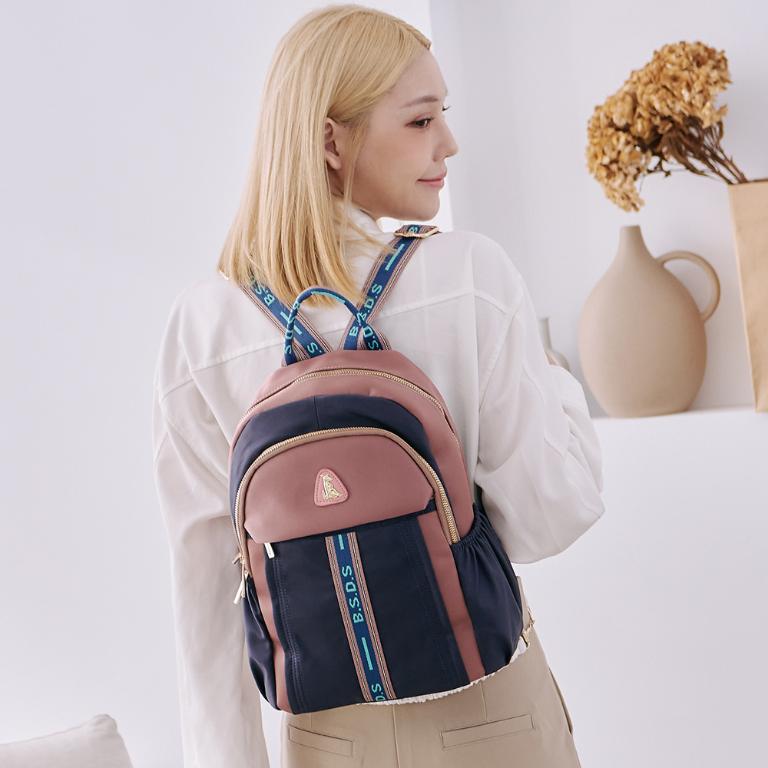 B.S.D.S冰山袋鼠 - 非常莓好 - 織帶拼接多夾層後背包 - 甜粉藍【7013-BP】