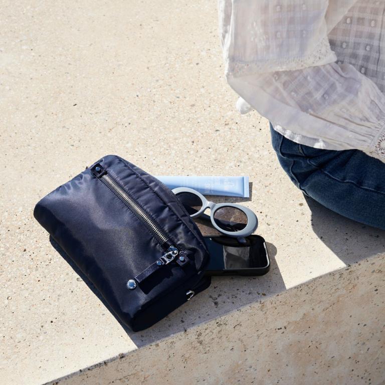 Pacsafe W 三用防盜手拿側背包1L-深藍色