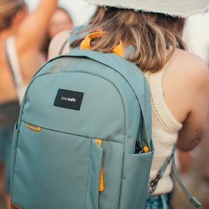 Pacsafe Go隨行防盜後背包15L-海岸藍