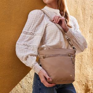 Pacsafe W 防盜斜肩包3L-褐色