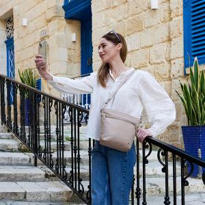 Pacsafe W 防盜斜肩包3L-褐色