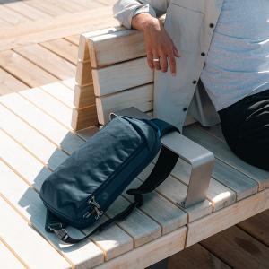 Pacsafe Vibe 325 防盜斜背胸背包(10L)-深藍色