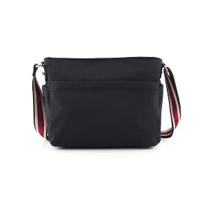 B.S.D.S冰山袋鼠 - 非常莓好 - 織帶拼接多隔層斜背包 - 紅磚黑【8001-KR】