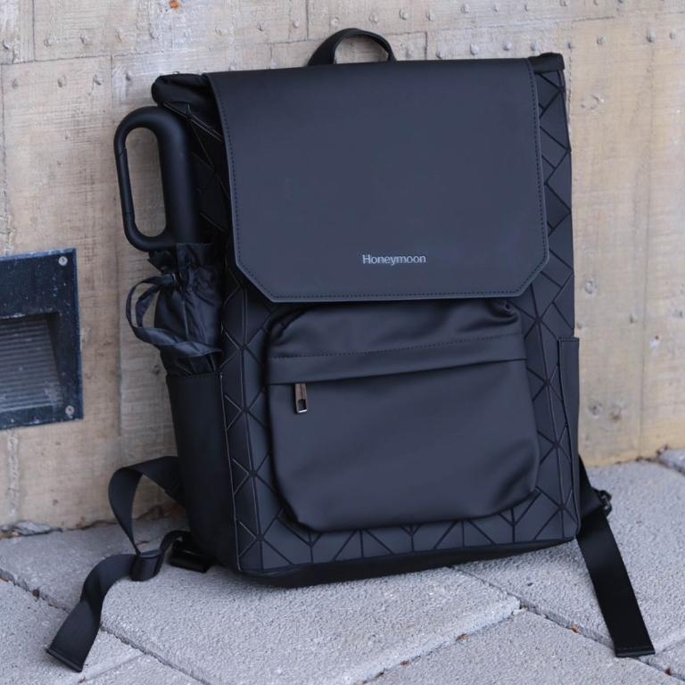 Honeymoon 品牌菱格紋旅行後背包-菱格黑