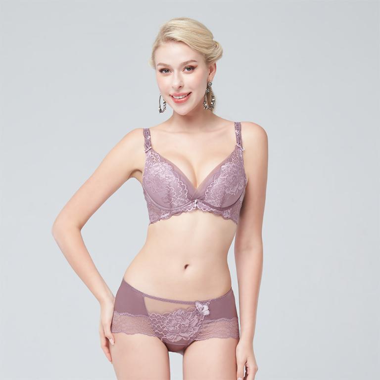 【思薇爾】花都夢蝶系列M-XL蕾絲刺繡無痕中低腰平口女內褲(粉芯藕)