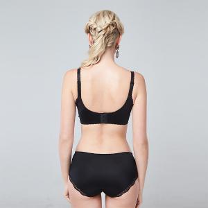 【思薇爾】花都夢蝶系列M-XXL蕾絲刺繡無痕中腰三角女內褲(黑色)