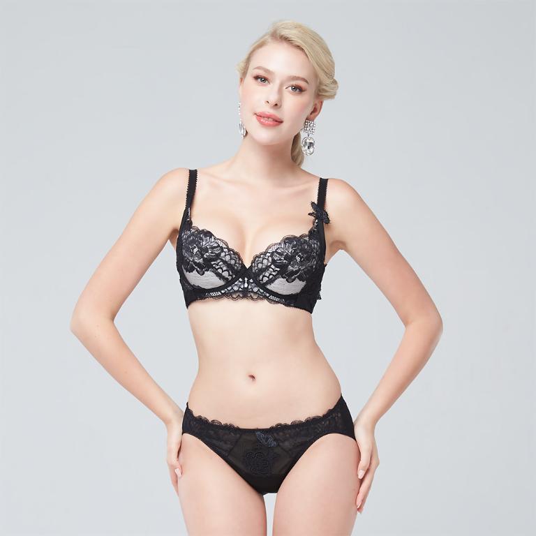 【思薇爾】花都夢蝶系列M-XL蕾絲刺繡低腰三角女內褲(黑色)
