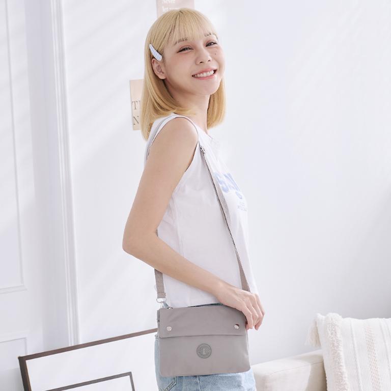 B.S.D.S冰山袋鼠 - 時光旅人 - 知性橫式三層斜背小包 - 薄霧灰【B003GR】