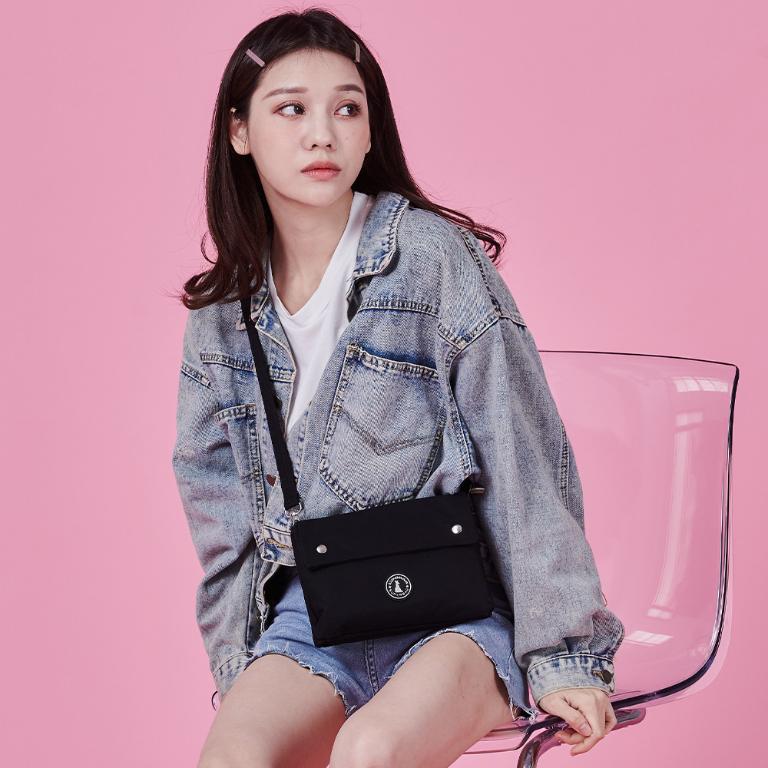 B.S.D.S冰山袋鼠 - 時光旅人 - 知性橫式三層斜背小包 - 黑色【B003K】