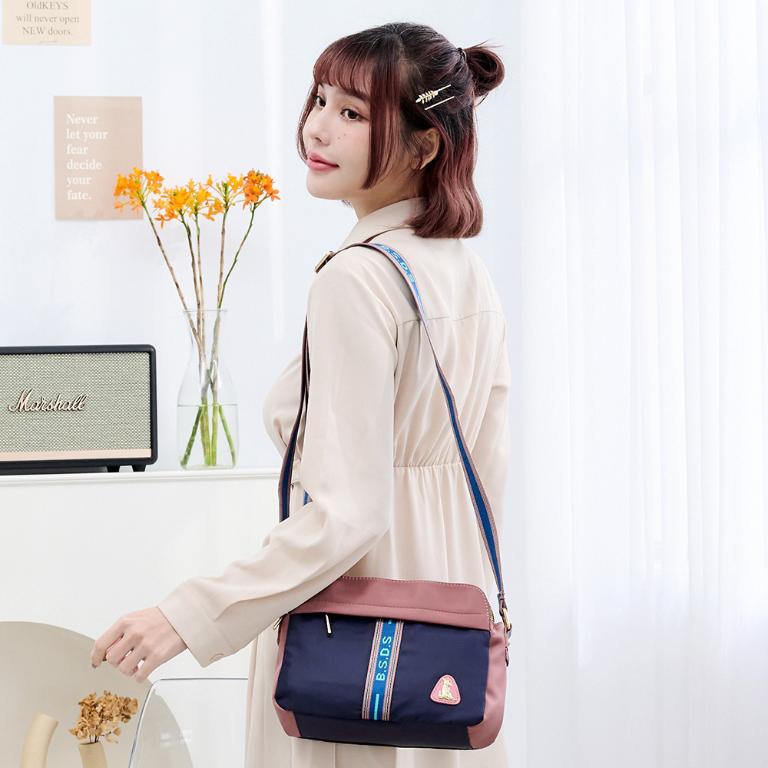 B.S.D.S冰山袋鼠 - 非常莓好 - 織帶拼接多層收納貝殼包 - 甜粉藍【7005-BP】