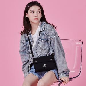 B.S.D.S冰山袋鼠 - 時光旅人 - 知性橫式三層斜背小包 - 黑色【B003K】