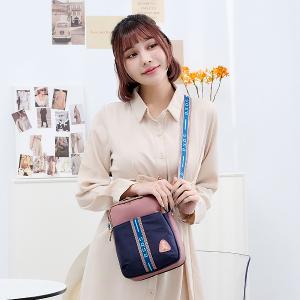 B.S.D.S冰山袋鼠 - 非常莓好 - 織帶拼接隨身收納包 - 甜粉藍【7001-BP】