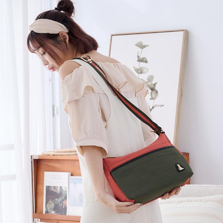 B.S.D.S冰山袋鼠 - 玩色主義 - 雙色休閒輕量斜背包 - 甜柚綠【9006-OG】