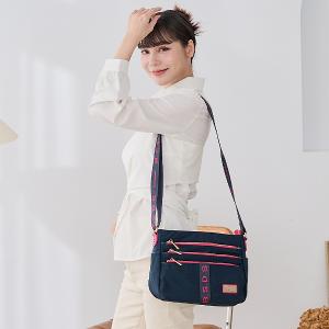 B.S.D.S冰山袋鼠 - 非常莓好 - 織帶拼接多隔層斜背包 - 莓果藍【8001-BP】